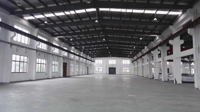 南汇工业区12000平方米层高10米火车头形式适合生产与仓储